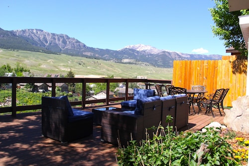 Yellowstone Treasure Guesthouses on the River