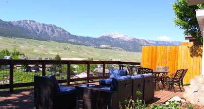 Yellowstone Treasure Guesthouses on the River