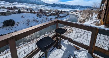 Yellowstone Treasure Guesthouses on the River