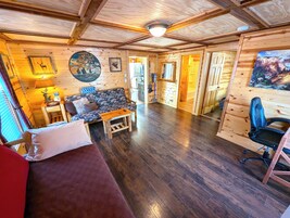 Comfort House (Guesthouse 1) | Living area | Smart TV, Netflix, streaming services