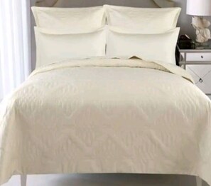 3 bedrooms, WiFi, bed sheets - Mart's Place ; Full Solar Power + Wi-fi (Harare)