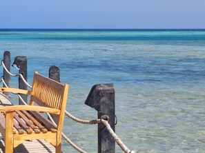 Am Strand, Liegestühle, Strandtücher