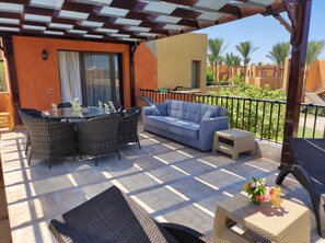 Outdoor dining - Chalet Stella Makadi Beach 5 (Red Sea Governorate)