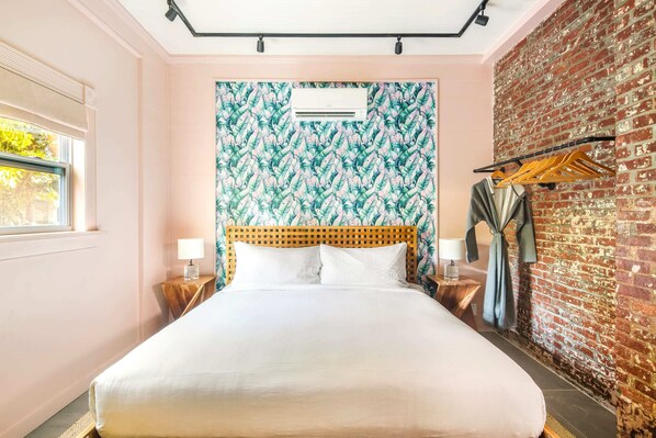 The Green Room | 1 Schlafzimmer, italienische Bettbezüge von Frette