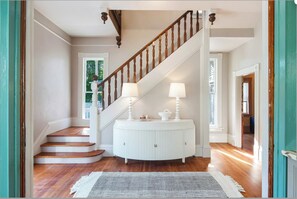 Interior - Grand Maloney Hotel (Key West)