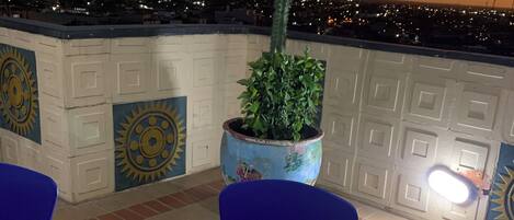 تناول الطعام بالخارج