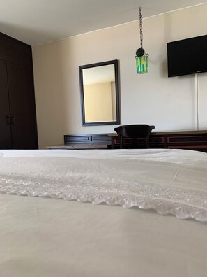 Double Room | Desk, laptop workspace, free WiFi