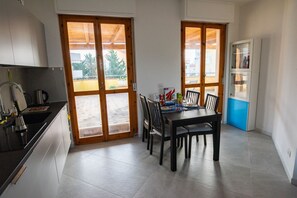Private kitchen - Vacation home "Gaudi20" with large terrace (Alghero)