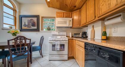 House on the Babbling Brook - 2m to West Point