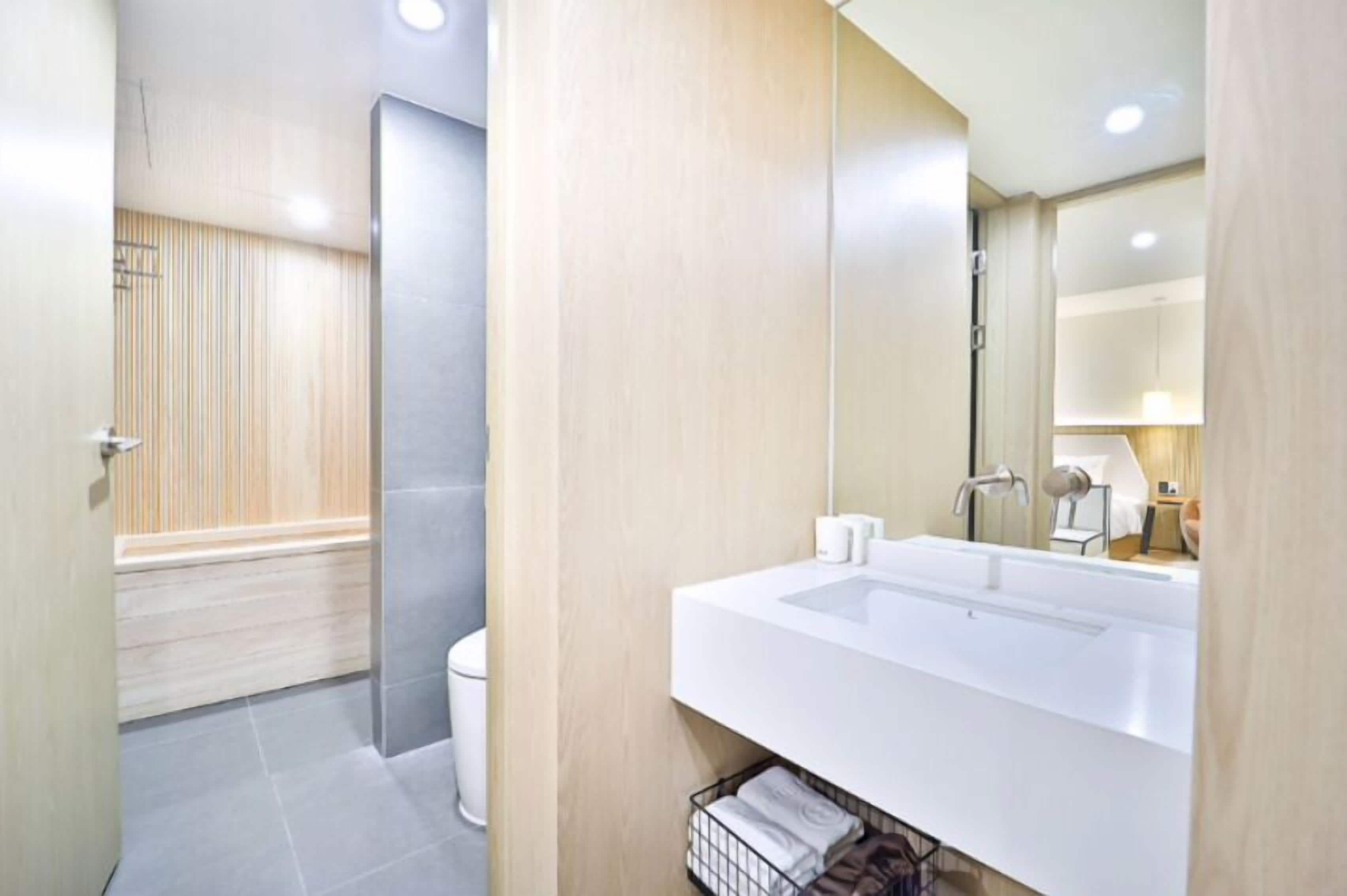 Premium Hinoki (Ceragem, Air Dresser, 65-inch Smart TV, Air Purifier, Netflix) | Bathroom