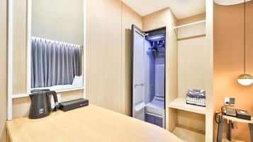 Big Window Deluxe (Bathtub, Air Dresser, 65-inch Smart TV, Air Purifier, Netflix) | Down comforters, memory foam beds, desk, laptop workspace