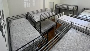 Basic Townhome, Multiple Beds | Hypo-allergenic bedding available, WiFi (free), bed sheets - Hostel Sun Set (Madrid)