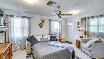 1 bedroom, internet, bed sheets