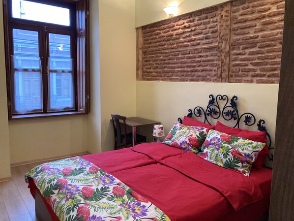 Apartamento de lujo, 2 habitaciones (Historic Building) | Sábanas de algodón egipcio y ropa de cama de alta calidad