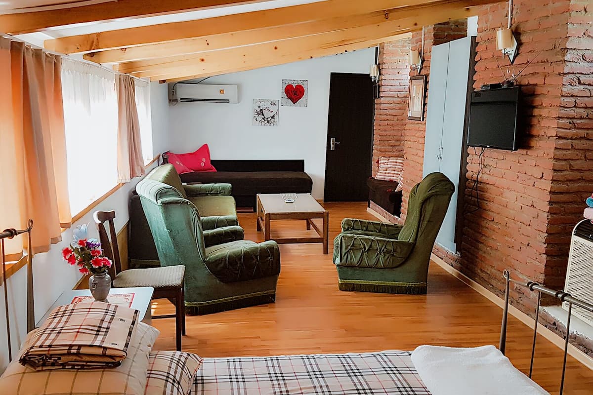Deluxe-Studio (Bright Cozy King Bed Apartment) | 2 Schlafzimmer, Bettwäsche aus ägyptischer Baumwolle