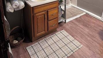 Douche, serviettes fournies