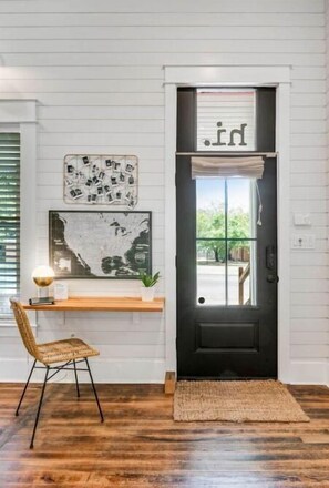 المنشأة من الداخل