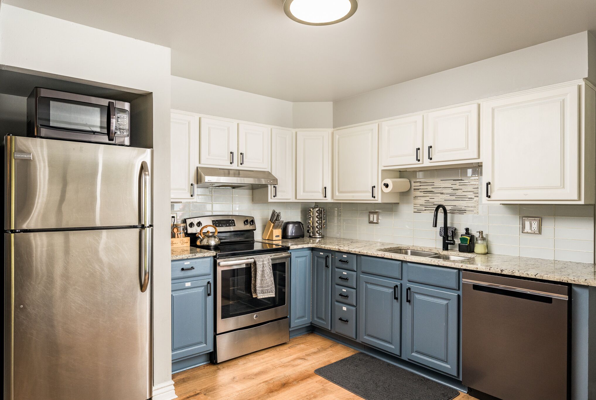 冰箱、微波炉、烤箱、炉灶