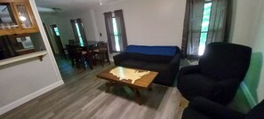 Living area - In the middle of the Salmon run! (Oswego)