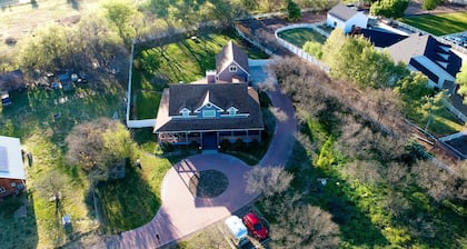 Private, Peaceful, detached Apartment in the Country