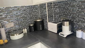 Apartment | Private kitchen | Fridge, microwave, oven, stovetop