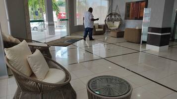 Indoor pool, 3 outdoor pools