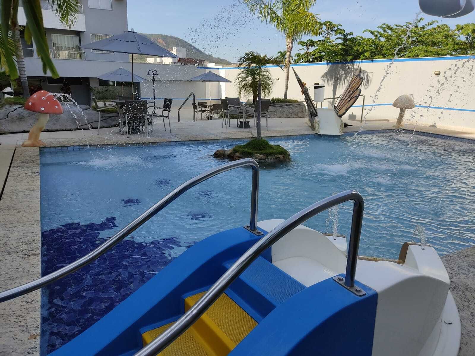 Indoor pool, 3 outdoor pools