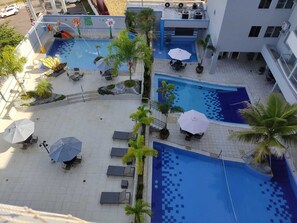 Indoor pool, 3 outdoor pools