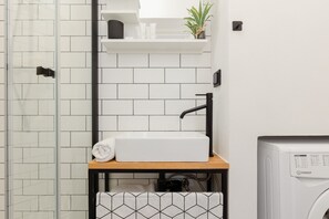 Douche, serviettes fournies