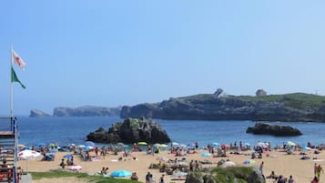 Beach nearby, 2 beach bars