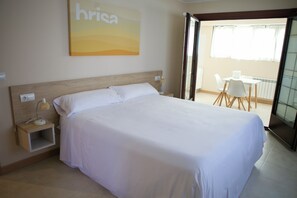 Economy studio | Donsdekens, geluiddichte muren, gratis wifi, beddengoed