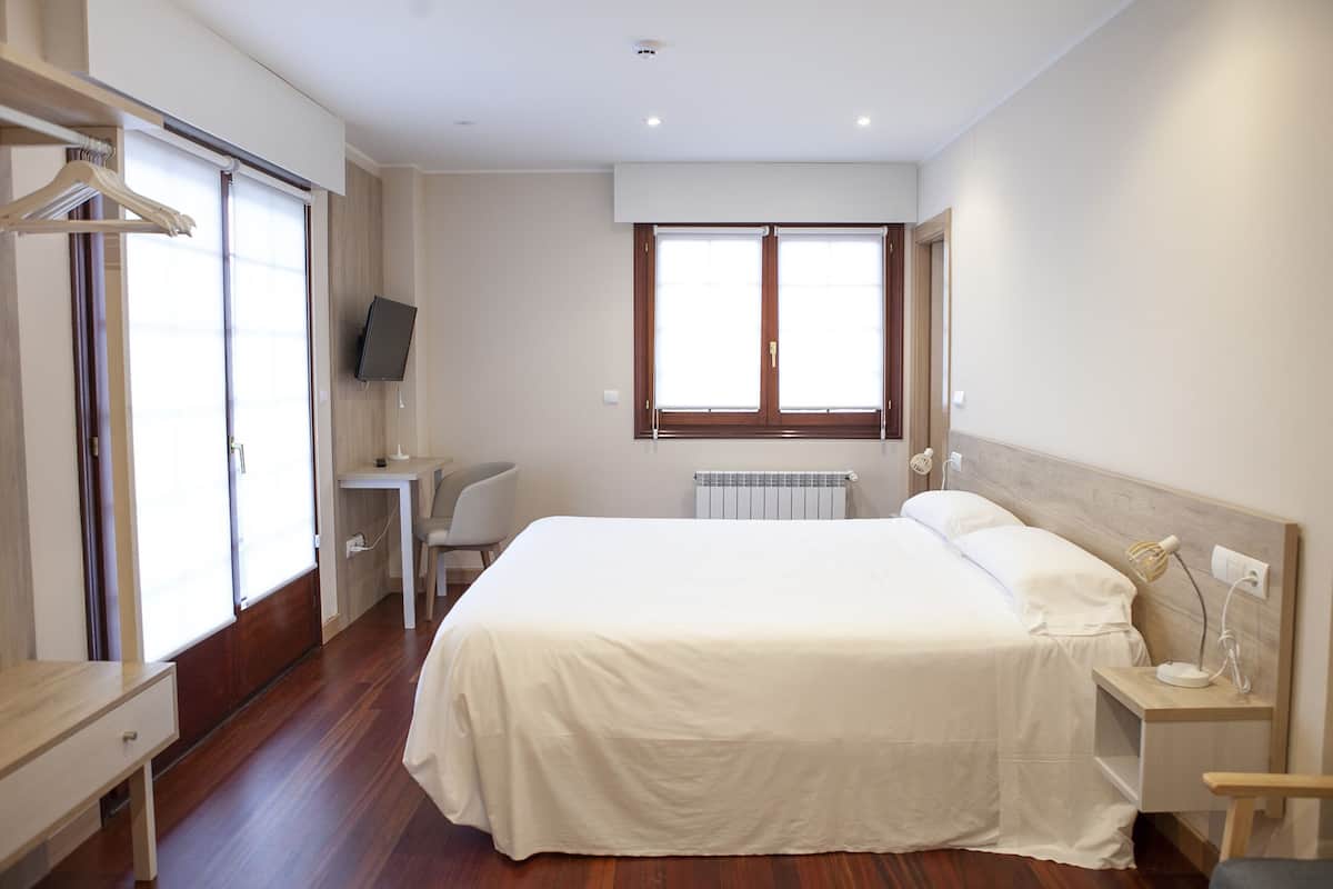 Basic Studio | 1 bedroom, down comforters, soundproofing, free WiFi