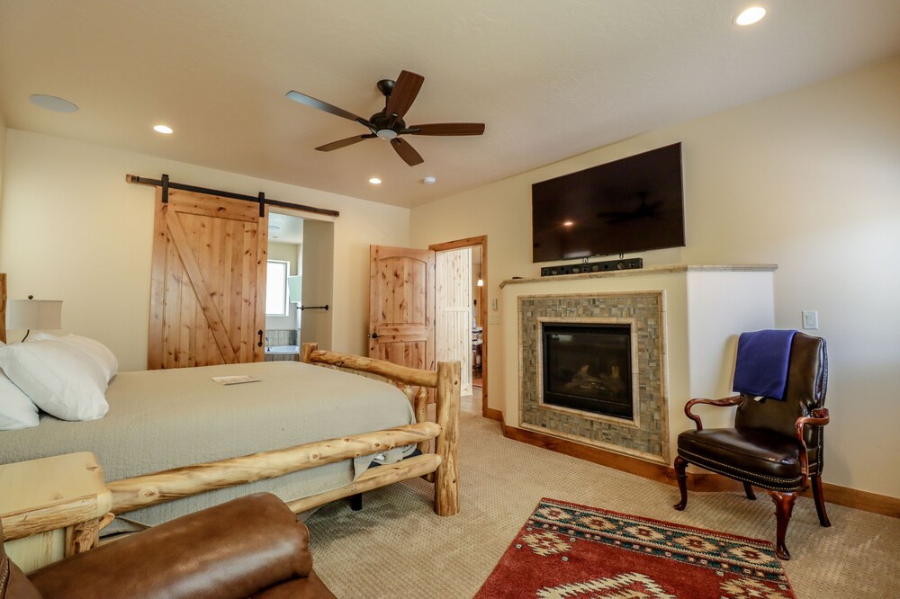 Sleeps 18 Together in the Mountains! Game Room Included Brian Head