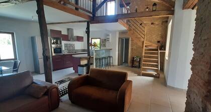 Le Gîte de Pierre Vous Accueille au Cœur du Volvestre