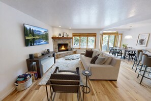 TV connectée, cheminée