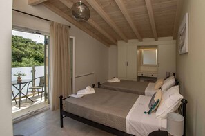 4 bedrooms, in-room safe, soundproofing, iron/ironing board - Villa Martha Perithia Corfu (Perithia)