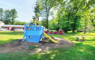 Área de juegos infantiles al aire libre