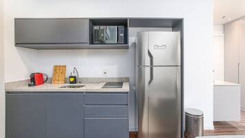 Comfort Apartment | Private kitchen | Cookware/dishes/utensils
