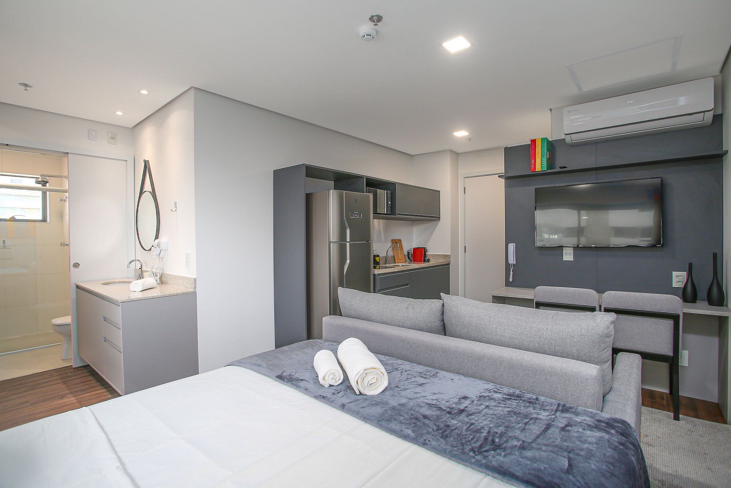 Comfort Apartment | 1 bedroom, desk