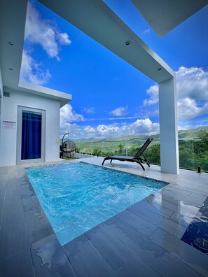 A heated pool - Luxury Tiny home with pool & amazing view (Caguas)