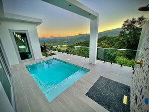 A heated pool - Luxury Tiny home with pool & amazing view (Caguas)