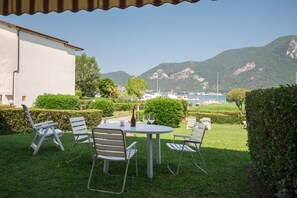 Outdoor dining - Interno 2 - One Bedroom Apartment, Sleeps 3 (Iseo)