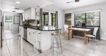 Modern 2 Bedroom Farmhouse