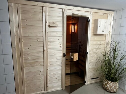 Schöne, helle Ferienwohnung mit Schwimmbad, Residenz Kormoran15