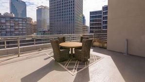 Unclassified image, 4 of 48, button - Spacious Condo in California Building (New Orleans)