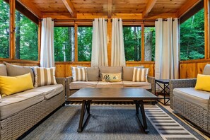 Smart-TV, Kamin, Videospiele