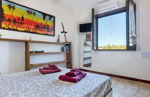 2 bedrooms, iron/ironing board, free WiFi, bed sheets - Rustico D'aMare - Two Bedroom House, Sleeps 5 (Quartu Santa Elena)