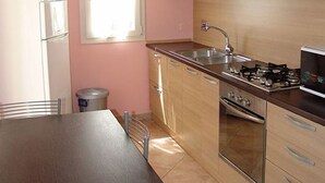 Ảnh chưa phân loại, 2 trong số 23 ảnh, nút