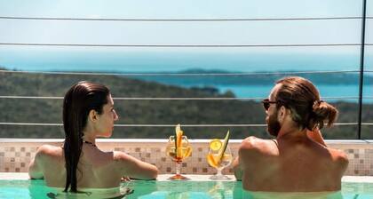 Surround yourself by stunning beauty & experience an extraordinary holiday