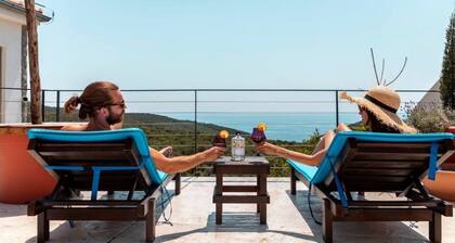 Surround yourself by stunning beauty & experience an extraordinary holiday